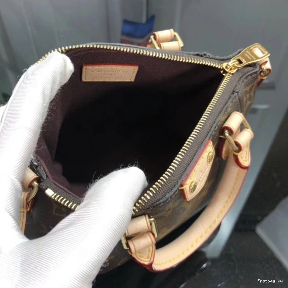First bag ru PM TURENNE Louis Vuitton 0715